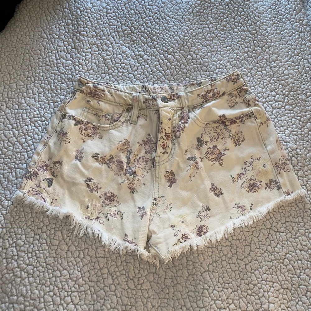 Floral Pattern Jean Shorts